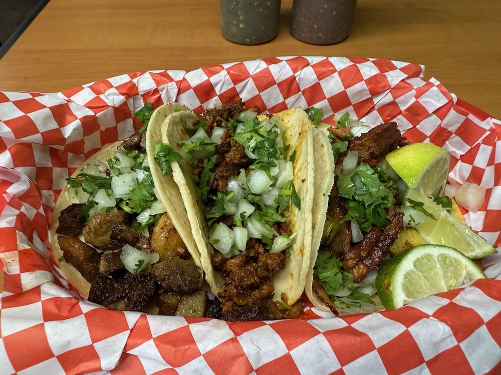 La Montaña Tacos