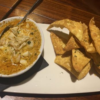 EdgeWild Restaurant & Winery - Crab dip - Wineries Near Me - Chesterfield, Missouri