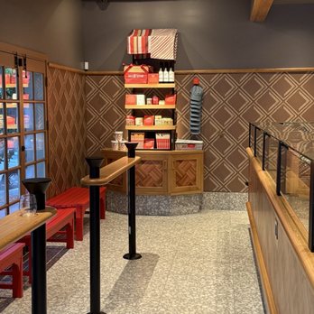Salt & Straw - Inside - Ice Cream & Frozen Yogurt Near Me - San Francisco, California Salt & Straw - Inside - Ice Cream & Frozen Yogurt Near Me - San Francisco, California