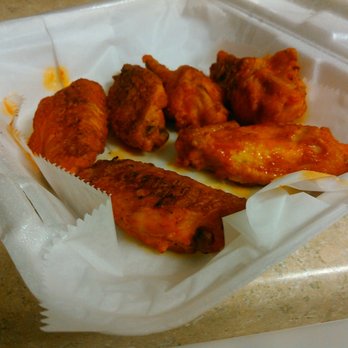 Pizza Round Up - Hot and Spicy chicken wings - Pizza Near Me - Marysville, California