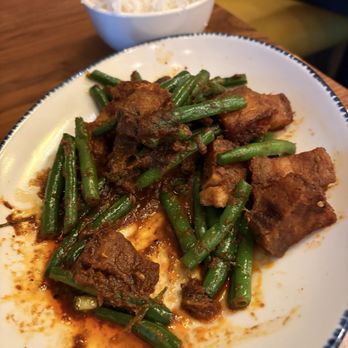 Weera Thai Kitchen - Chinatown - Green beans with crispy pork - Thai Near Me - Las Vegas, Nevada Weera Thai Kitchen - Chinatown - Green beans with crispy pork - Thai Near Me - Las Vegas, Nevada