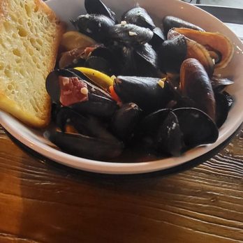 Pepper's Landing - Mussels appetizers - Seafood Near Me - Brunswick, Maine Pepper's Landing - Mussels appetizers - Seafood Near Me - Brunswick, Maine