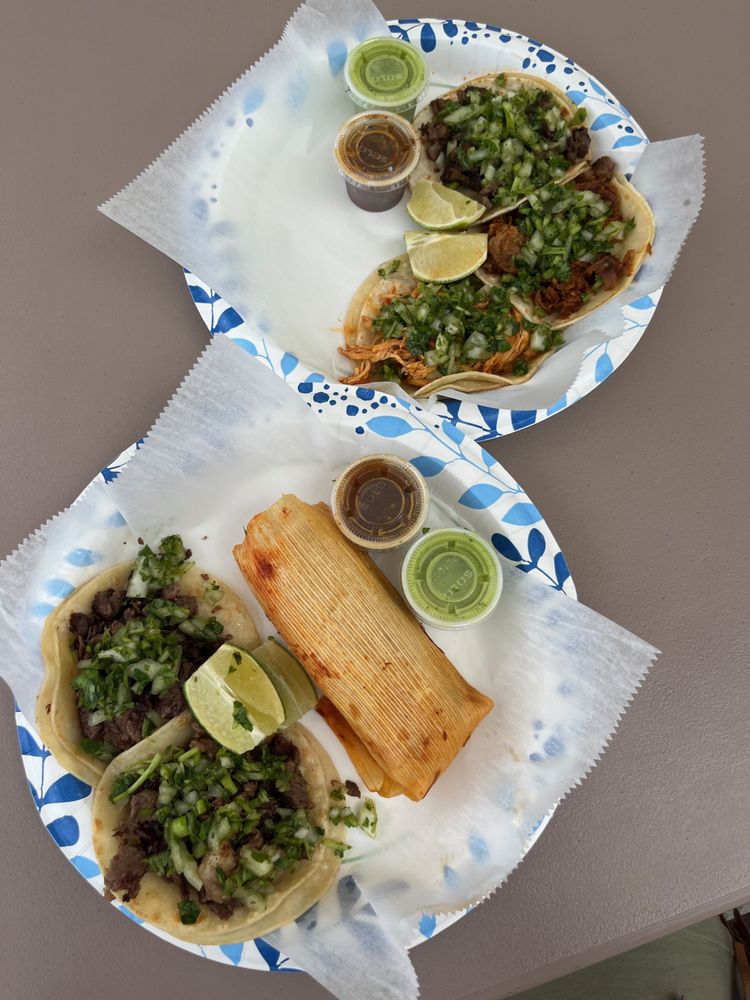 Rico's Tacos Logo