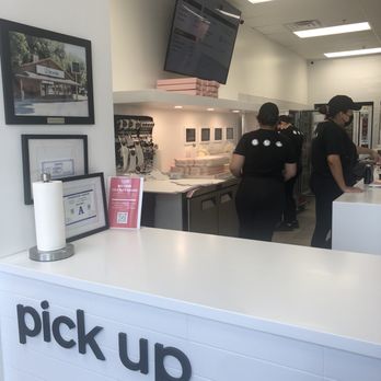 Crumbl - Henderson - Bakeries Near Me - Henderson, Nevada