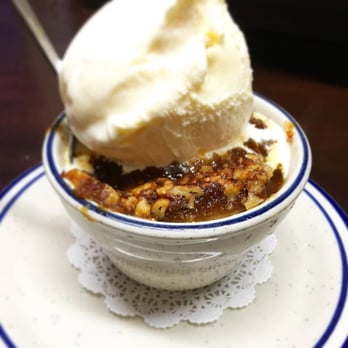 PECAN GROVE CAFE - Pecan Cobbler with Blue Bell - Burgers Near Me - Leona, Texas PECAN GROVE CAFE - Pecan Cobbler with Blue Bell - Burgers Near Me - Leona, Texas