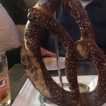 Prato 850 - Pretzel - Gastropubs Near Me - Commack, New York
