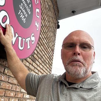 Home Cut Donuts - Outside - Donuts Near Me - Joliet, Illinois Home Cut Donuts - Outside - Donuts Near Me - Joliet, Illinois