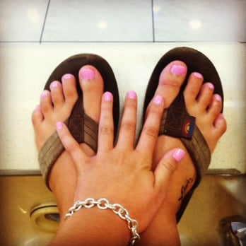 Color Spa - Polish change on nails ($6) and basic pedicure ($20 unless its a tues or wed then $15). BEST NAILS PLACE IN THE OC!!! - Nail Salons Near Me - San Juan Capistrano, California