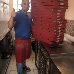Pizzeria La Luna - Blech - Pizza in Massen