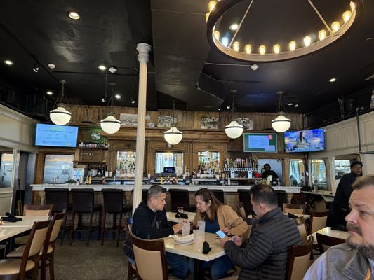 Felix's Restaurant & Oyster Bar by null