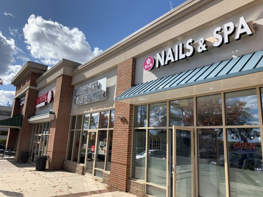 S&S nails & spa by null