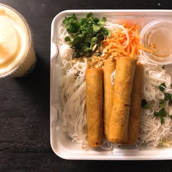 Pho Lee Hoa Phat 3 - Jackfruit Smoothie & Fried Eggrolls w/ Vermicelli - Vietnamese Near Me - Vallejo, California Pho Lee Hoa Phat 3 - Jackfruit Smoothie & Fried Eggrolls w/ Vermicelli - Vietnamese Near Me - Vallejo, California