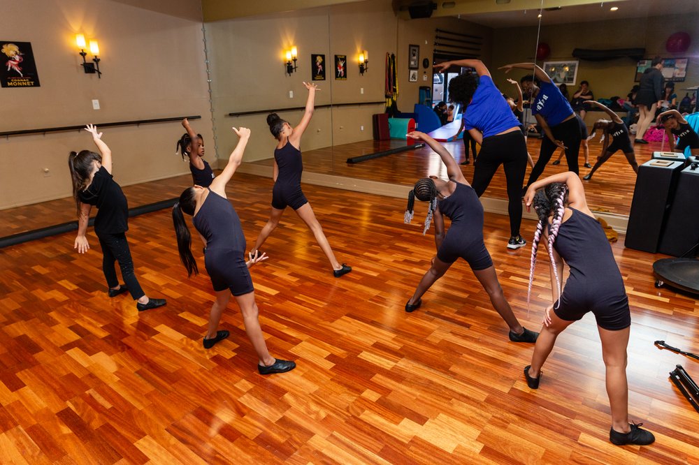 Haley Clark Dance Company Logo