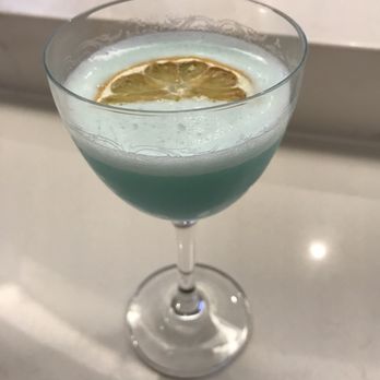 Elevation Lounge - Elevation special - Airport Lounges Near Me - Calgary, Alberta Elevation Lounge - Elevation special - Airport Lounges Near Me - Calgary, Alberta
