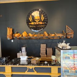 V & R Baking - Inside