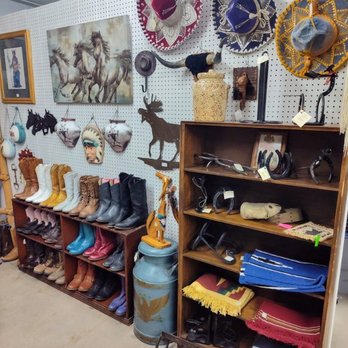 Globe Antique Mall - Country Western - Antiques Near Me - Globe, Arizona Globe Antique Mall - Country Western - Antiques Near Me - Globe, Arizona