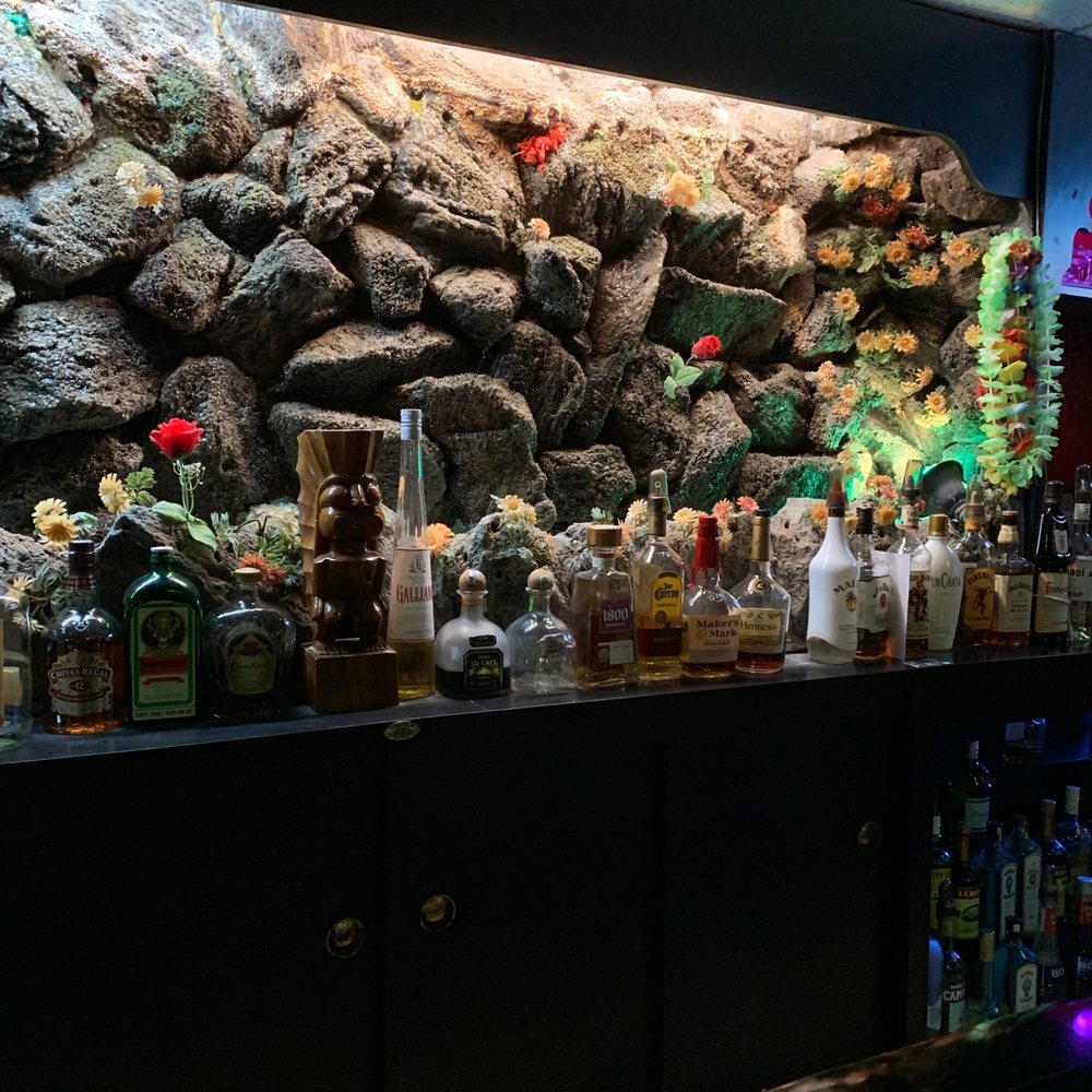 Lees Hawaiian Islander - Hawaiian kind of night - Asian Fusion Near Me - Lyndhurst, New Jersey