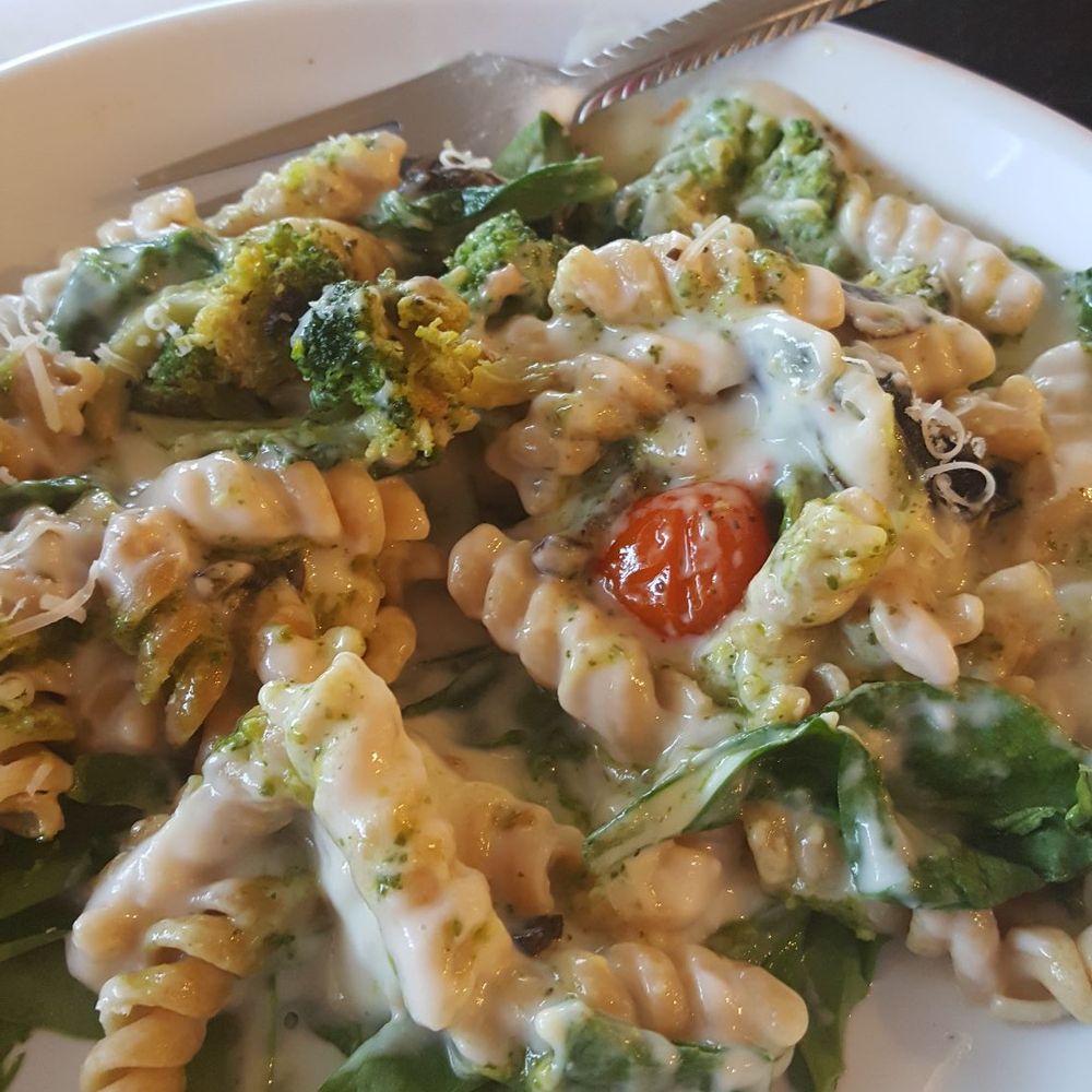 Dinner with the family. Something new is good. Amigables,clean I not expert but the food is good flavor.What u think? Dinner with the family. Something new is good. Amigables,clean I not expert but the food is good flavor.What u think?