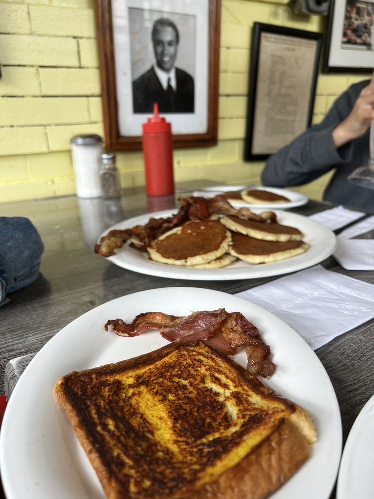 Tom's