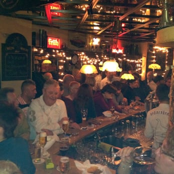 Litfaßsäule - Pubs Near Me - Wiesbaden, HE