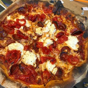 Thunderbolt Pizza - Pizza was soggy. Stick to the nuggets or maybe other style pizzas. - Pizza Near Me - Long Beach, California