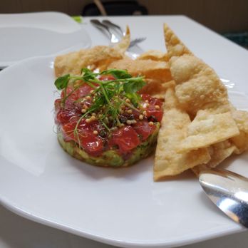 MW Restaurant - Ahi poke nachos - New American Near Me - Honolulu, Hawaii