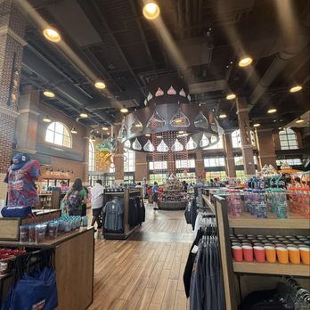 Hersheypark - gift shop - Amusement Parks Near Me - Hershey, Pennsylvania
