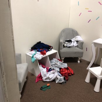 Giggles and Fun Katy - No workers were putting items away or cleaning up. Wonder when the last time these costumes were cleaned? - Indoor Playcenter Near Me - Katy, Texas Giggles and Fun Katy - No workers were putting items away or cleaning up. Wonder when the last time these costumes were cleaned? - Indoor Playcenter Near Me - Katy, Texas