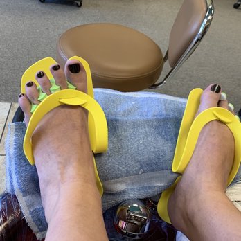 Aria Nails - Nail Salons Near Me - West Des Moines, Iowa