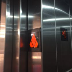 H&M - H&M Fayette Mall elevator