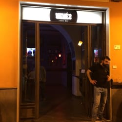 Revés Local Bar