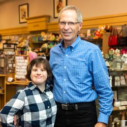 Lee's Hallmark Shop
