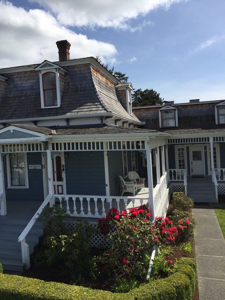 AQUAFLOW GUTTERS 16 Photos Gutter Services Oak Harbor, WA Phone