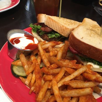 Bisbee's Table - Chicken sandwich - American Near Me - Bisbee, Arizona