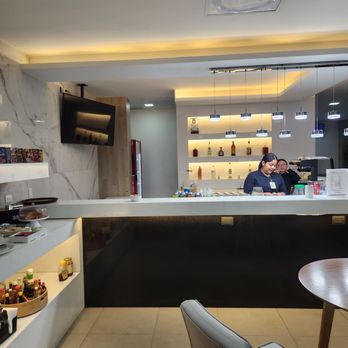 Aeropuerto Internacional de Merida - Bar - Airports Near Me - Mérida, YUC