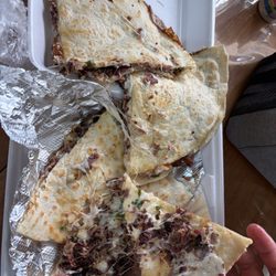 Juniors BBQ - Brisket quesadillas