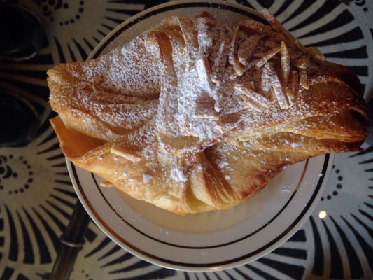 Petite Loulou Crêperie by null