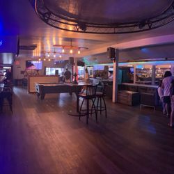 Av Bar & Nightclub - Lots of open space for large groups