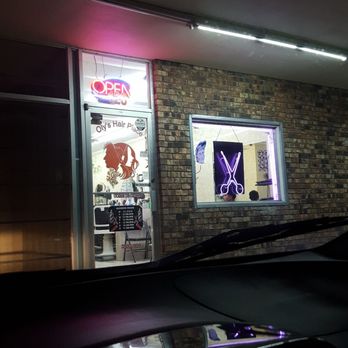 Olys hair place - Su letrero marca que cierran asta las 8 llege 7:30pm solo tenian una persona y no quisieron hacerme corte - Hair Salons Near Me - Hurst, Texas Olys hair place - Su letrero marca que cierran asta las 8 llege 7:30pm solo tenian una persona y no quisieron hacerme corte - Hair Salons Near Me - Hurst, Texas