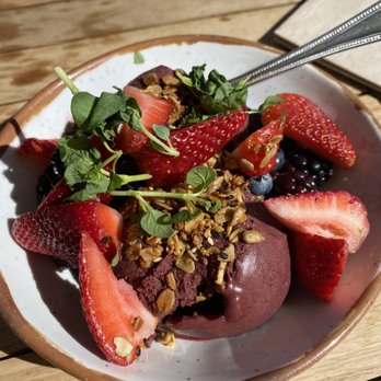 Blueys Kitchen - Acai bowl - Cafes Near Me - Santa Monica, California Blueys Kitchen - Acai bowl - Cafes Near Me - Santa Monica, California
