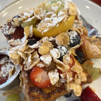 The Hangout - Berry Lover Toast - Breakfast & Brunch Near Me - Walnut Creek, California The Hangout - Berry Lover Toast - Breakfast & Brunch Near Me - Walnut Creek, California
