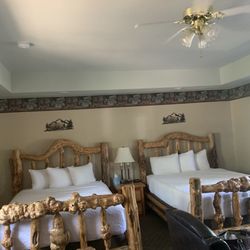 Riverfront Motel & Cabins - Comfy beds