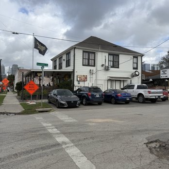 Leeland House - Building - Breakfast & Brunch Near Me - Houston, Texas