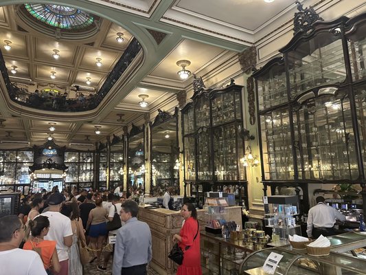 Confeitaria Colombo by null