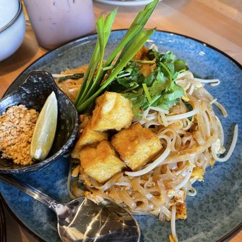 Manon - Pad Thai Tofu - Thai Near Me - Fullerton, California Manon - Pad Thai Tofu - Thai Near Me - Fullerton, California