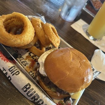 Cold Beers & Cheeseburgers - Rocky Point burger with onion rings (the best onion rings I've had anywhere) - American Near Me - Peoria, Arizona Cold Beers & Cheeseburgers - Rocky Point burger with onion rings (the best onion rings I've had anywhere) - American Near Me - Peoria, Arizona
