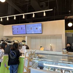Cha Yuan - Front counter