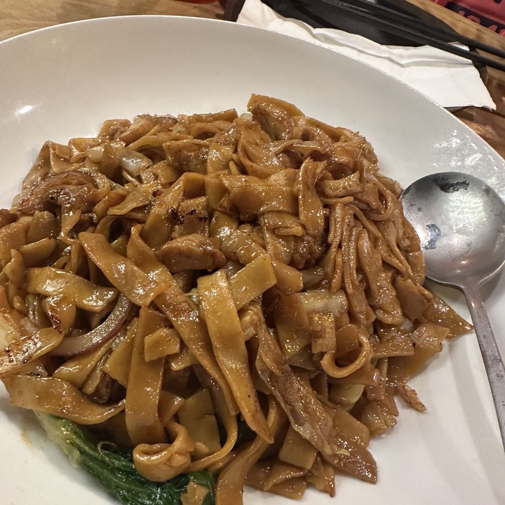 Fusion Dumpling - Chow mein chicken - Dim Sum Near Me - San Francisco, California Fusion Dumpling - Chow mein chicken - Dim Sum Near Me - San Francisco, California