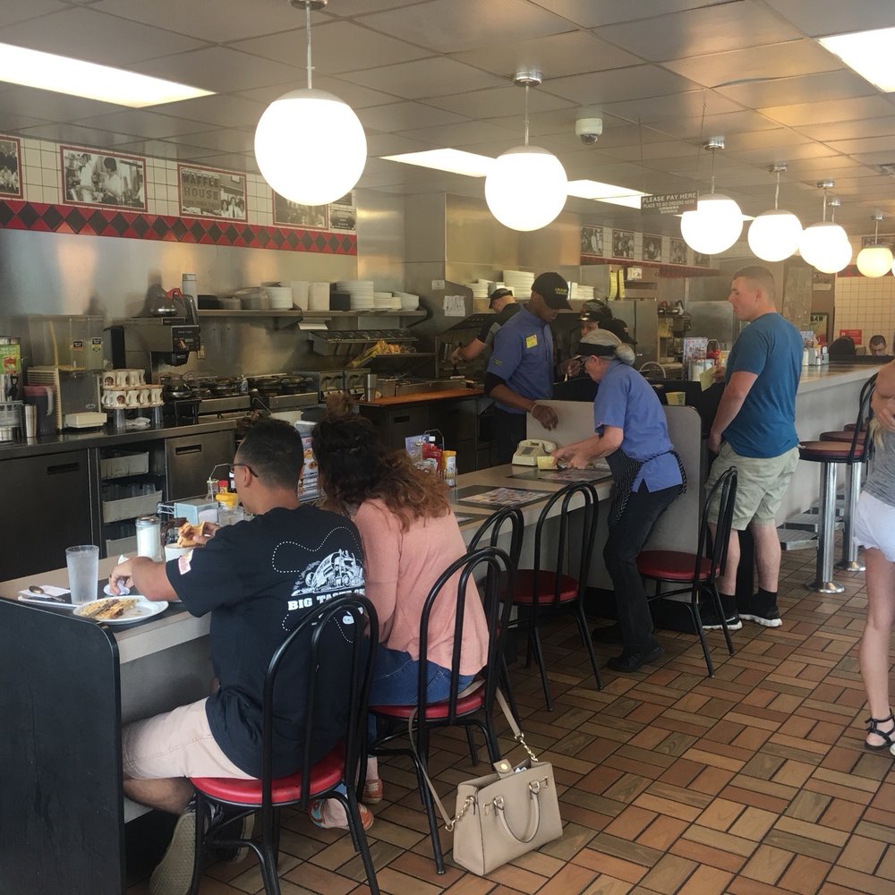 Waffle House - diners at the counter - Breakfast & Brunch Near Me - Beaufort, South Carolina Waffle House - diners at the counter - Breakfast & Brunch Near Me - Beaufort, South Carolina