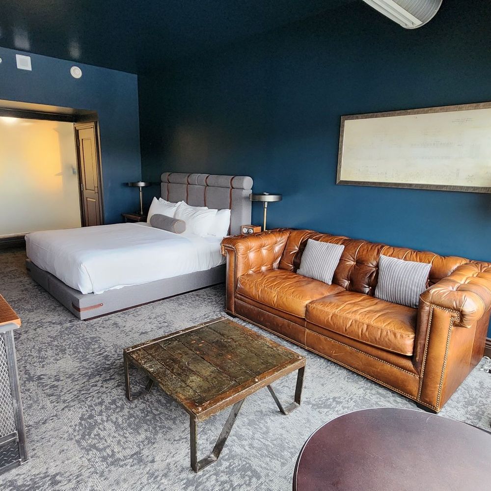 Ironworks Hotel Indianapolis - Heritage King Room - Hotels Near Me - Indianapolis, Indiana Ironworks Hotel Indianapolis - Heritage King Room - Hotels Near Me - Indianapolis, Indiana